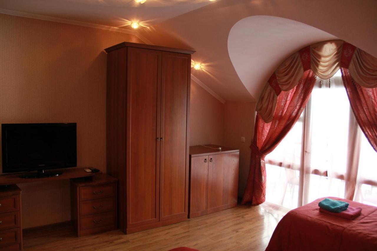 Kristall Hotel Bosteri Esterno foto