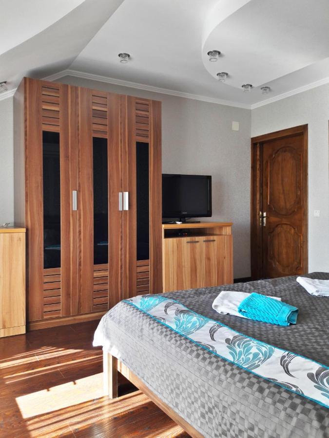 Kristall Hotel Bosteri Esterno foto
